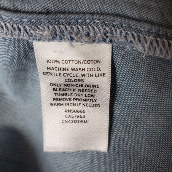 🆕️ Caslon Light Wash Denim Jacket - Picture 3 of 5